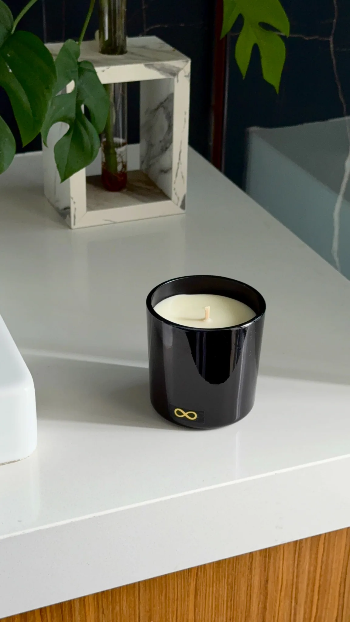 Voyde Wellbeing Freedom botanical candle